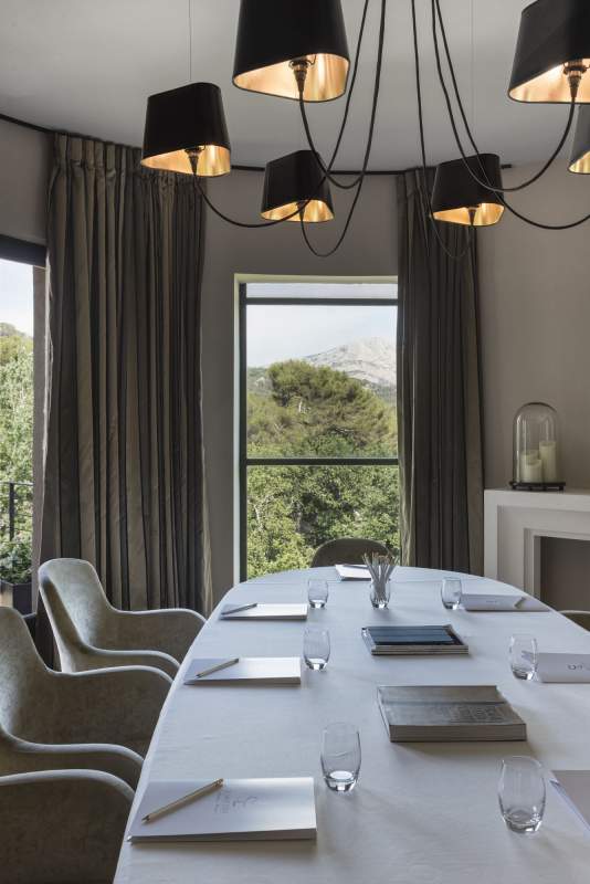 salle-de-seminaire-aix-1335x2000