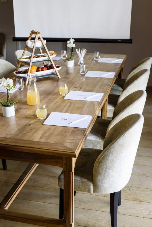 salle-de-seminaire-aix8-1335x2000